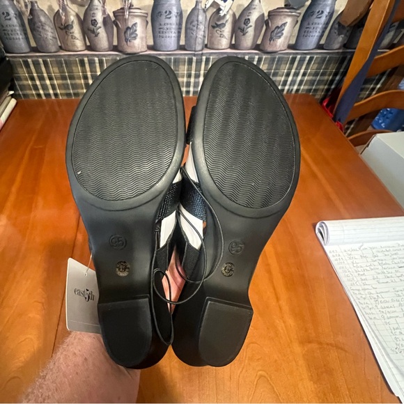 Women's brand is East 5th style is Elsie black - Picture 3 of 3